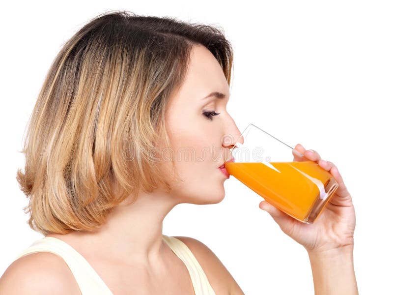 Женщина пьет сок. Девушка пьет сок. Девушка пьет апельсиновый сок. Пить сок. Женщины в соку.