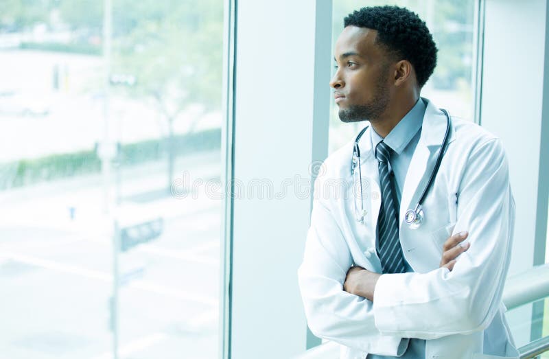 Profissional pensativo dos cuidados médicos imagens de stock Profissional pensativo dos cuidados médicos imagens de stock
