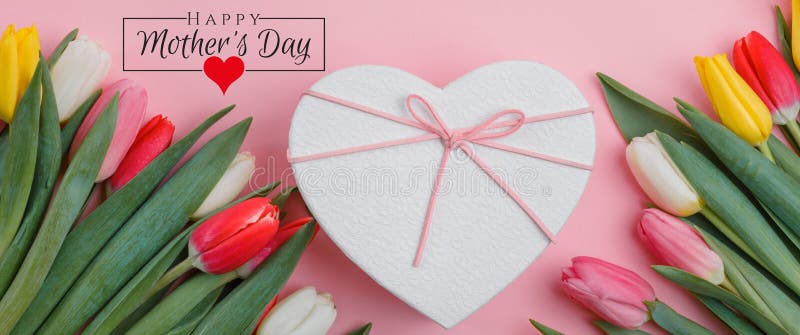 Progettazione di Giornata internazionale della donna l'8 marzo Fiori dei tulipani su fondo royalty illustrazione gratis Progettazione di Giornata internazionale della donna l'8 marzo Fiori dei tulipani su fondo royalty illustrazione gratis