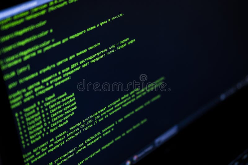Programmazione dell'orario di lavoro. il programmatore stampa nuove linee di html immagine stock