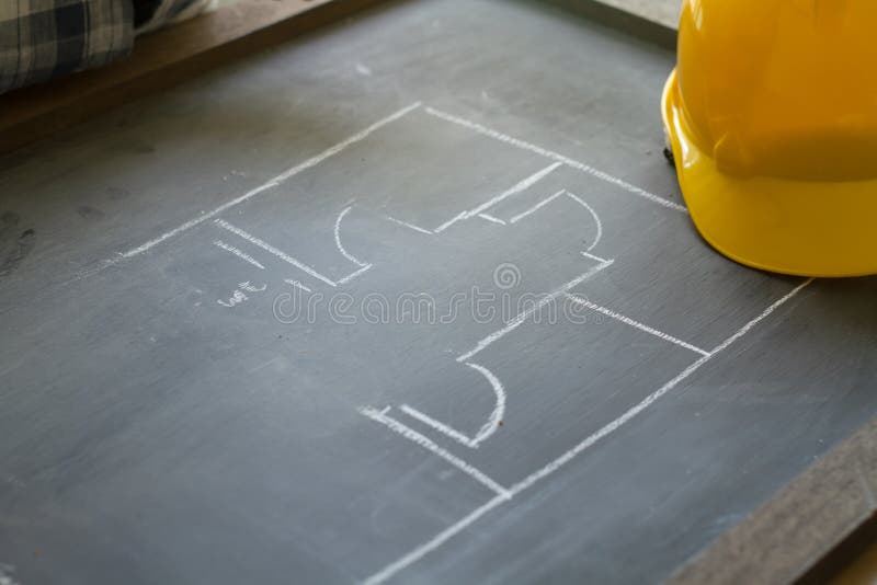 Proiectant interior care lucrează împreună la birou stock photo