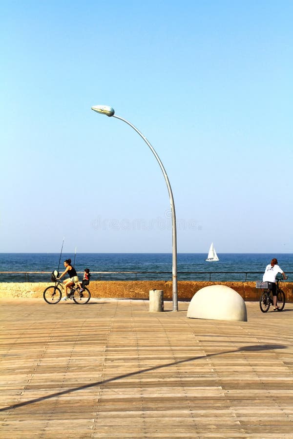 The promenade in the Tel Aviv port