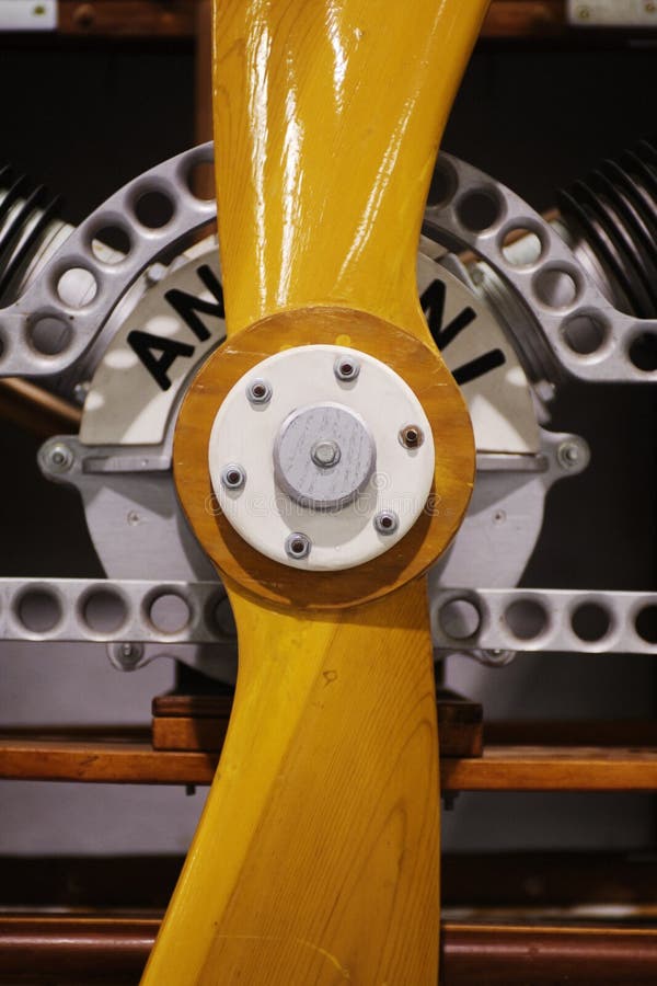 Propeller op uitstekend vliegtuig stock fotografie Propeller op uitstekend vliegtuig stock fotografie
