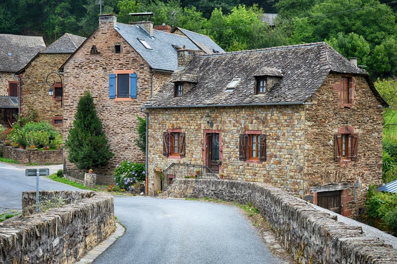 Property, Cottage, House, Village Picture. Image 113373428