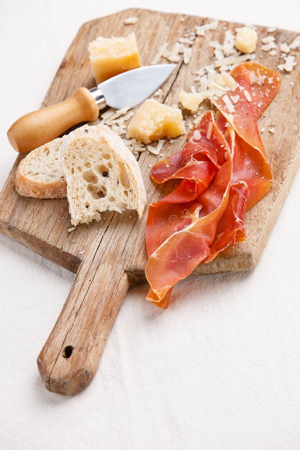 Barras Del Prosciutto, Del Queso Y De Pan Foto de archivo Imagen de