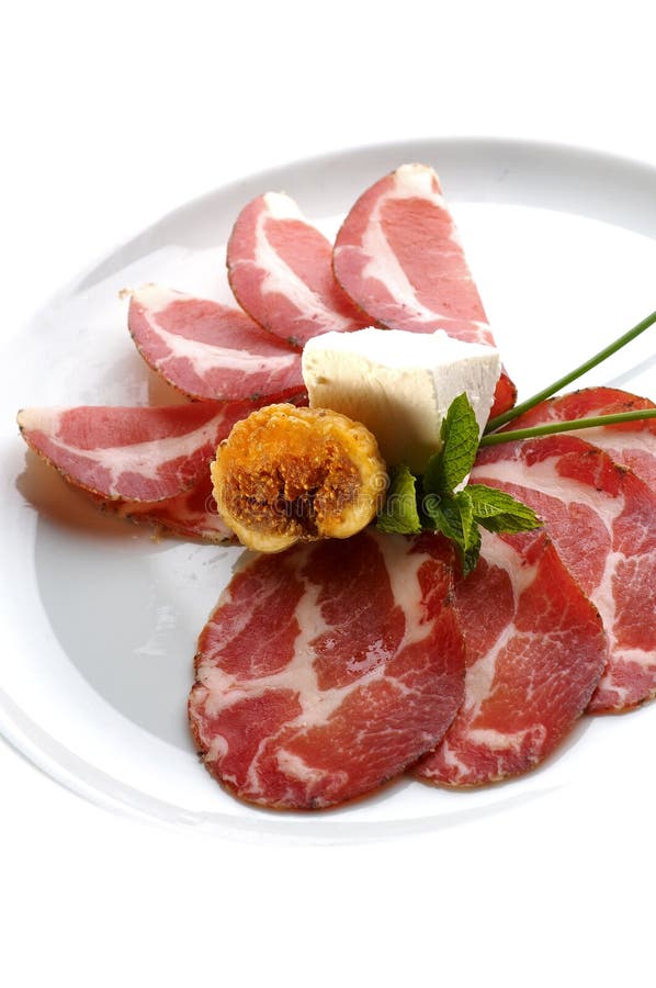 Prosciutto affumicato immagine stock. Immagine di antipasto 7502319