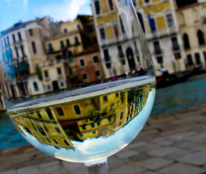 Prosecco en el Rialto fotografía de archivo Prosecco en el Rialto fotografía de archivo