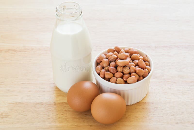 Protein nutrients of peanuts, egg and milk
