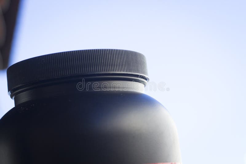 https://thumbs.dreamstime.com/b/protein-powder-supplement-isolated-concentrated-micro-filtered-whey-casein-milk-based-sports-plastic-container-tub-82723990.jpg
