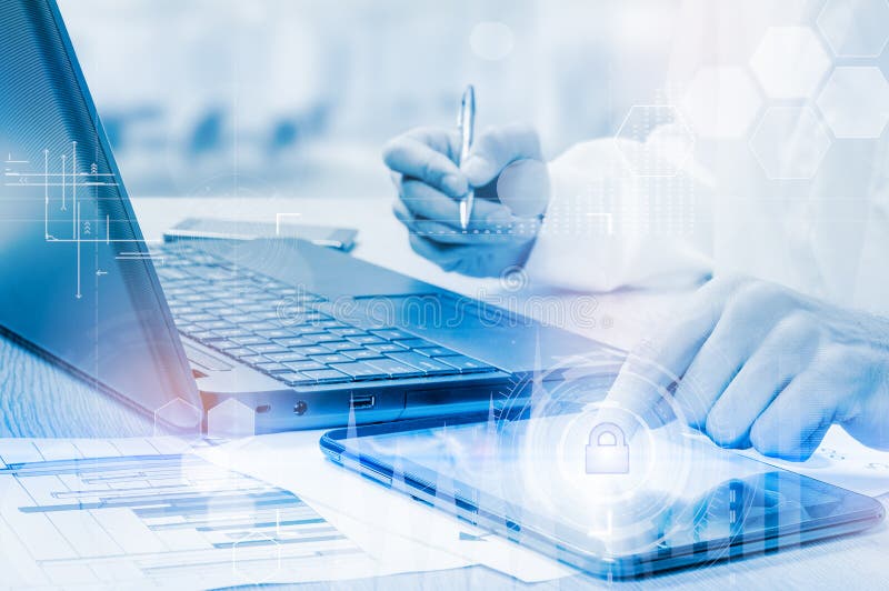 Proteção do conceito de dados de informação na nuvem. Segurança e proteção de dados na nuvem imagens de stock