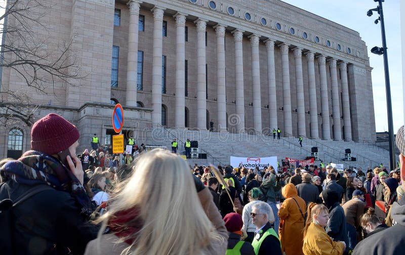 Protesta contra la inacción del gobierno en el cambio de clima, Helsinki, Finlandia foto de archivo Protesta contra la inacción del gobierno en el cambio de clima, Helsinki, Finlandia foto de archivo