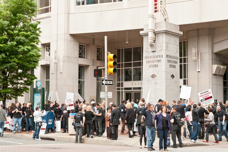 Protestations d'Anti-Psychiatrie à Philadelphie, mai 2012 image stock Protestations d'Anti-Psychiatrie à Philadelphie, mai 2012 image stock