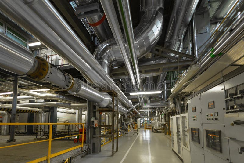 Przemysłowe drymby w termicznej elektrowni zdjęcie stock Przemysłowe drymby w termicznej elektrowni zdjęcie stock