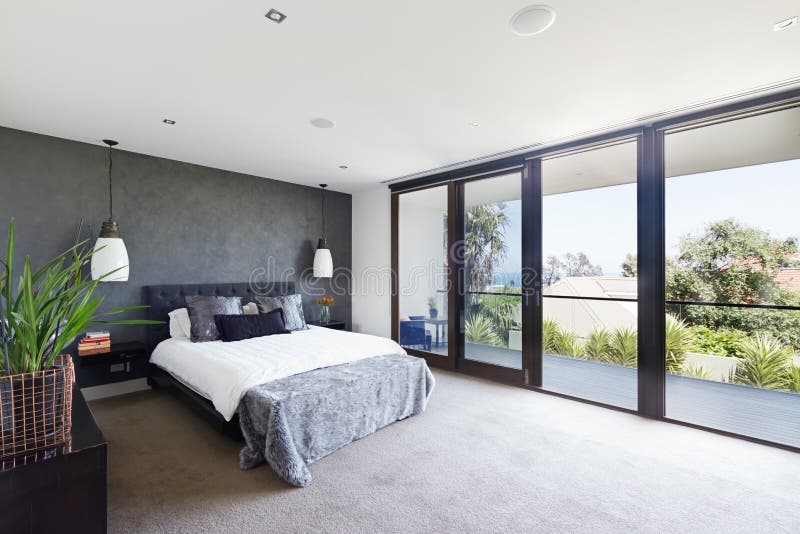Przestronny wnętrze projektant mistrzowska sypialnia w luksusowym Australia