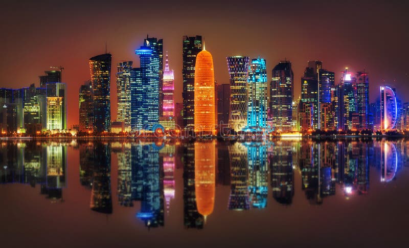 Przy noc Doha linia horyzontu, Katar zdjęcie royalty free