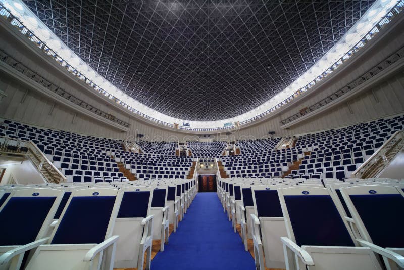 Présidences vides dans salle de concert Tchaikovsky images libres de droits Présidences vides dans salle de concert Tchaikovsky images libres de droits