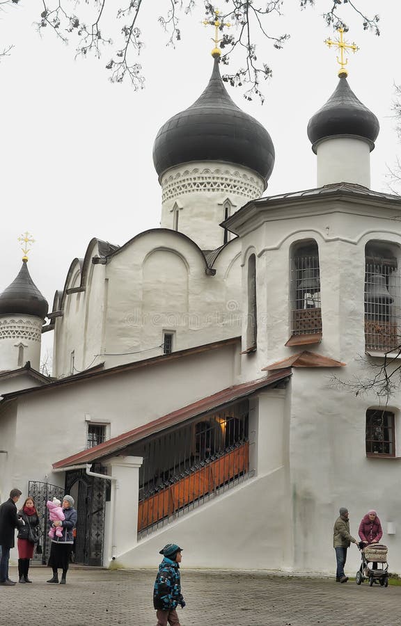 Pskov-Kirche lizenzfreie stockfotografie