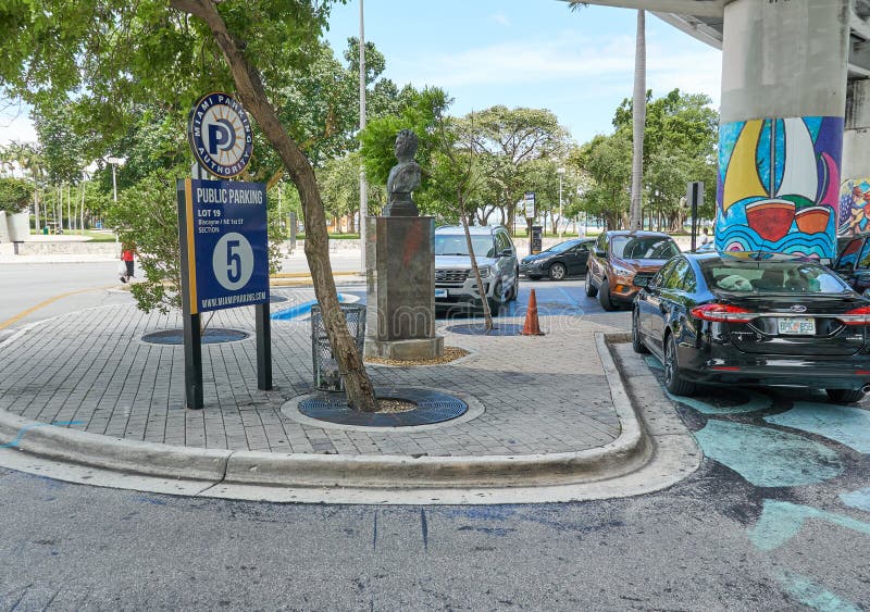 Public parking in Miami editorial stock photo. Image of symbol 126334783