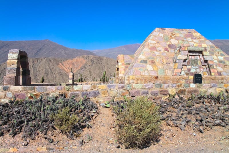  , fortezza la città, integrato colorato montagna da la Valle.