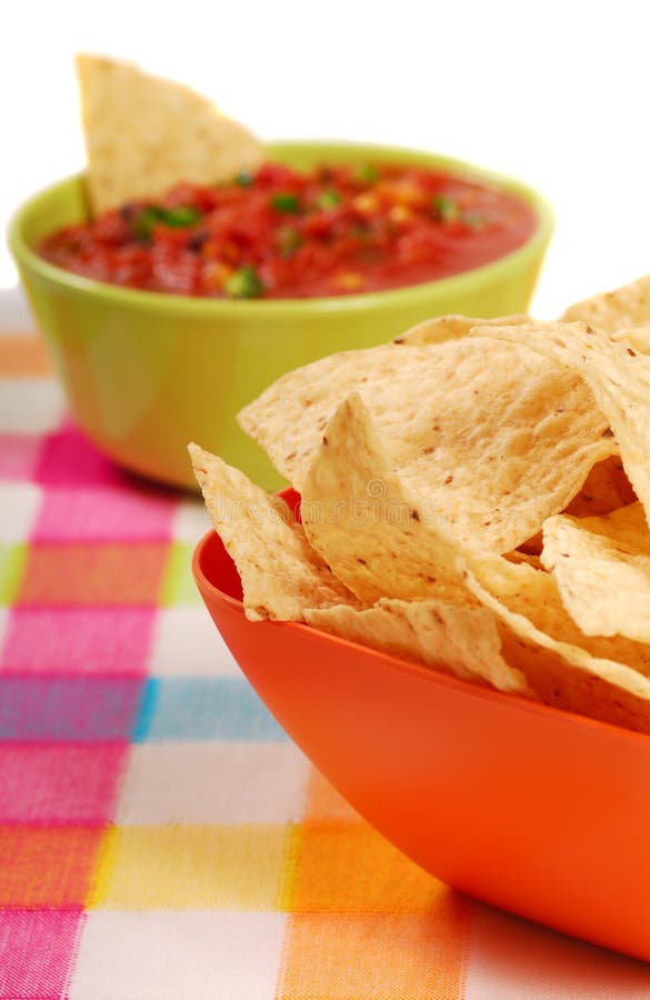 Puces de tortilla avec le Salsa images libres de droits Puces de tortilla avec le Salsa images libres de droits