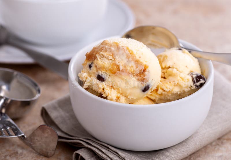 Puchar karmelu Vanilla Ice śmietanka zdjęcie stock Puchar karmelu Vanilla Ice śmietanka zdjęcie stock