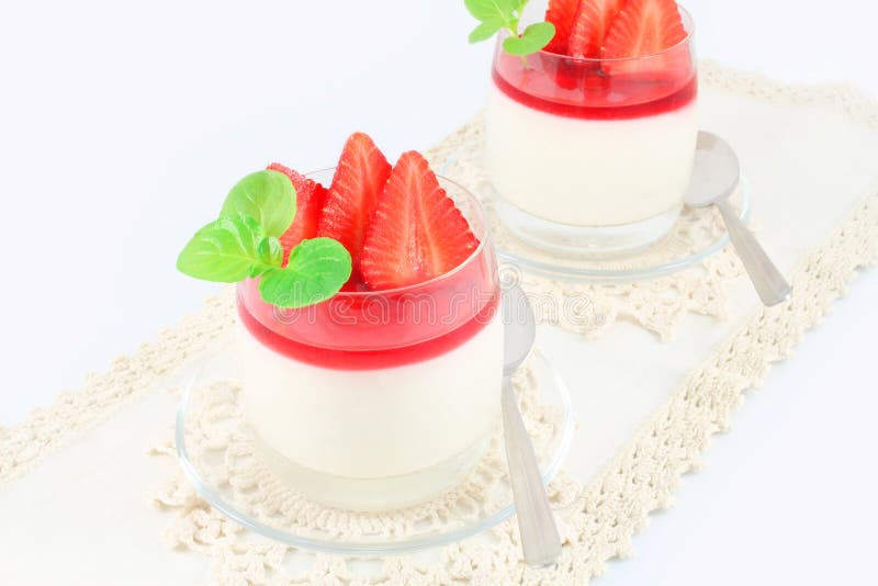 Pudding aux fraises image stock