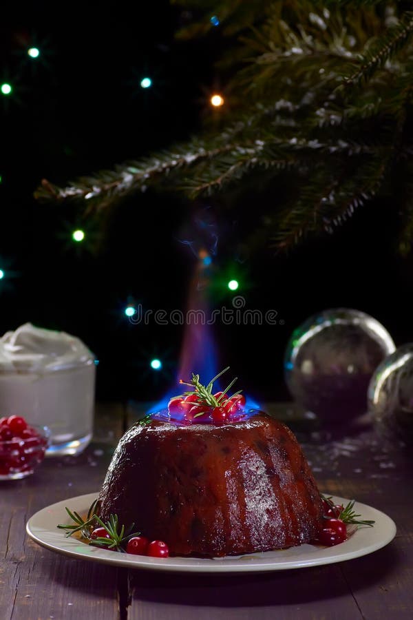 Pudding brûlant de Noël photo stock Pudding brûlant de Noël photo stock