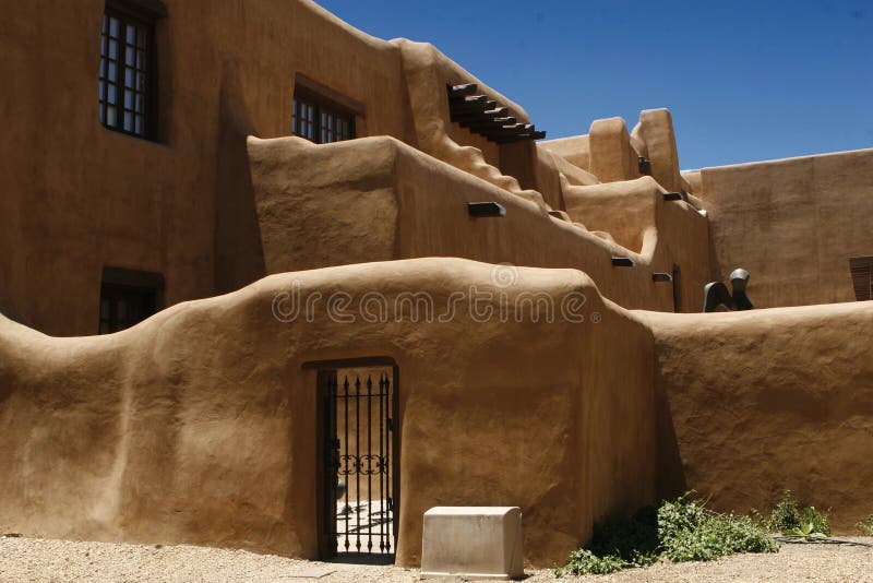Santa Fe& X27;s Historic Adobe Architecture in New Mexico