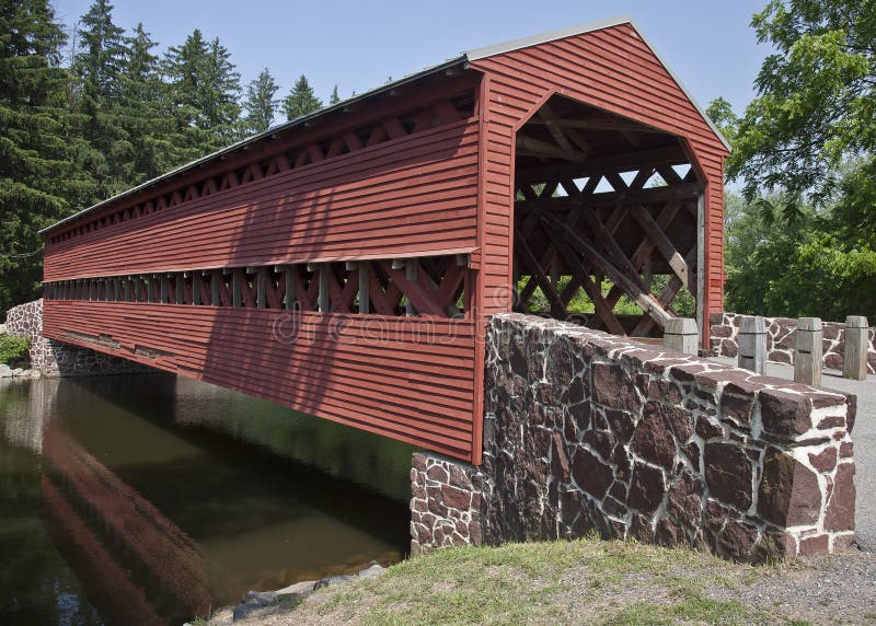 Puente civil restablecido de la cubierta de la Guerra-Era fotos de archivo libres de regalías Puente civil restablecido de la cubierta de la Guerra-Era fotos de archivo libres de regalías