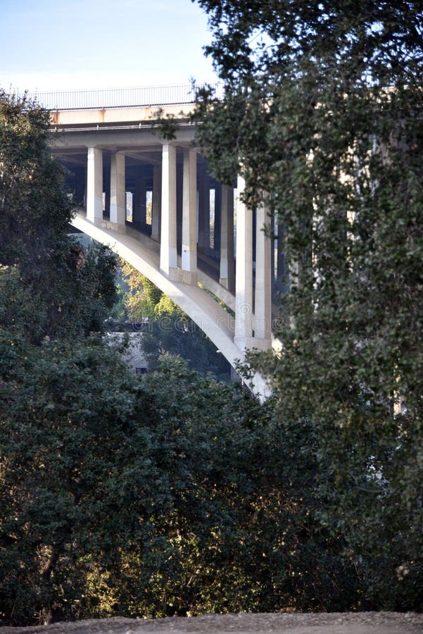 Puente concreto del arco fotos de archivo Puente concreto del arco fotos de archivo