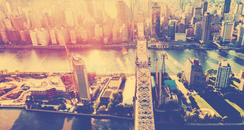 Puente de Queensboro sobre el East River en New York City imagen de archivo libre de regalías Puente de Queensboro sobre el East River en New York City imagen de archivo libre de regalías