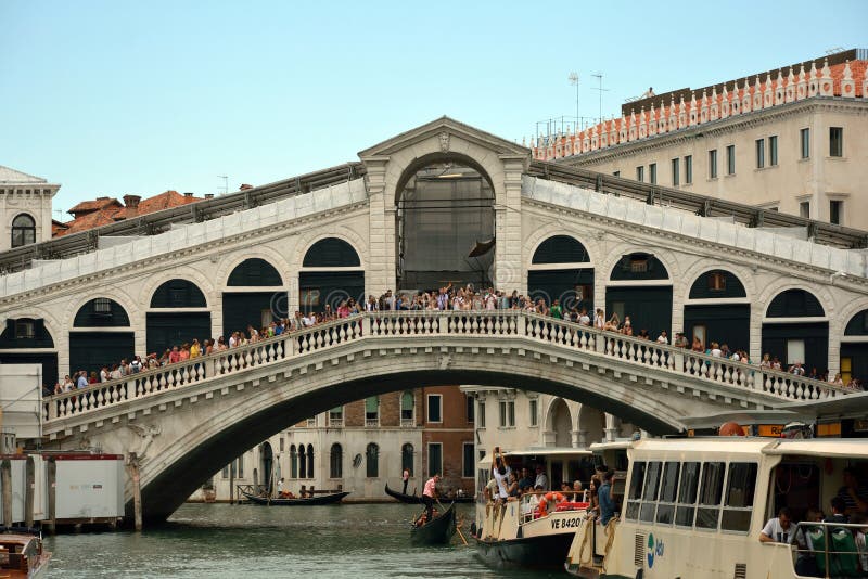 Puente de Rialto en Venecia - Italia fotos de archivo Puente de Rialto en Venecia - Italia fotos de archivo