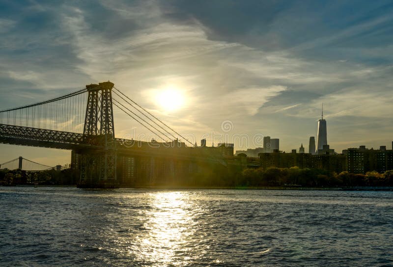 Puente de Williamsburg del World Trade Center de Mahatten del horizonte de Nueva York imagenes de archivo Puente de Williamsburg del World Trade Center de Mahatten del horizonte de Nueva York imagenes de archivo