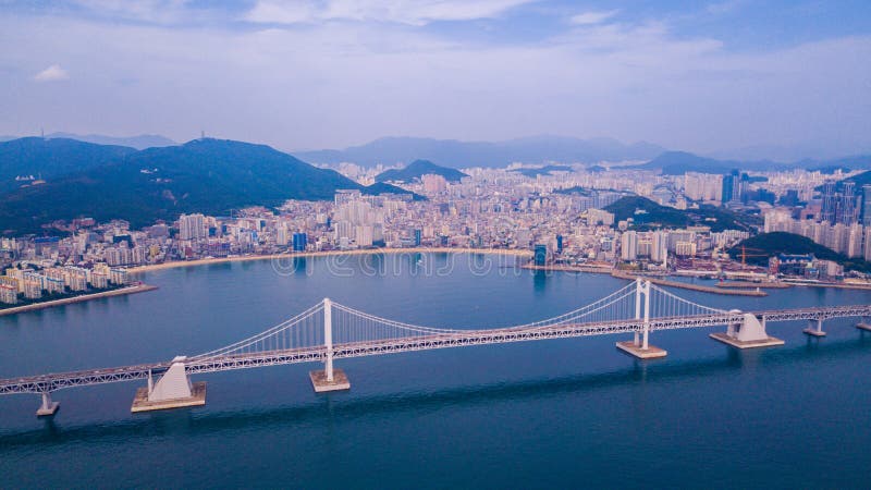 Puente hermoso de Gwangan en Busán en la noche, Corea del Sur imagen de archivo Puente hermoso de Gwangan en Busán en la noche, Corea del Sur imagen de archivo