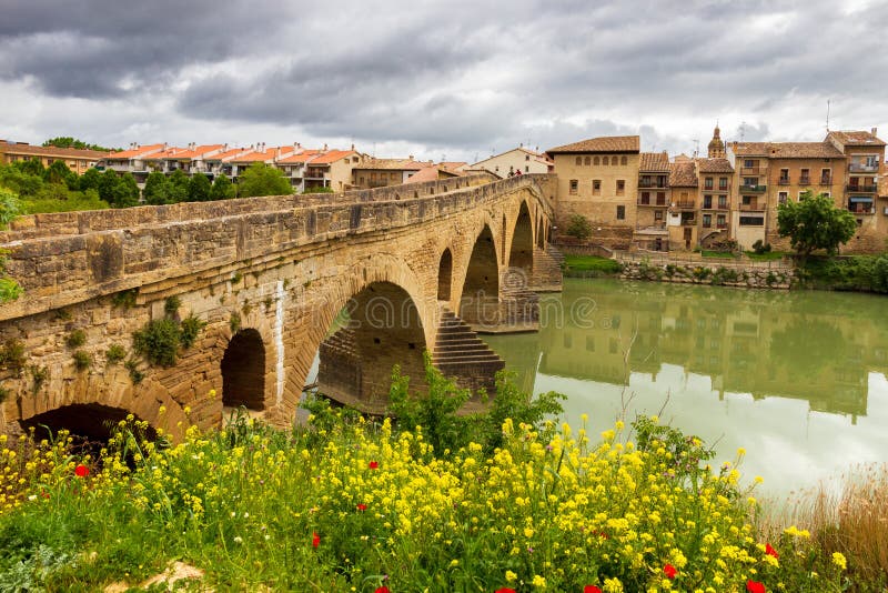 Puente la Reina bridge arga navarre spain