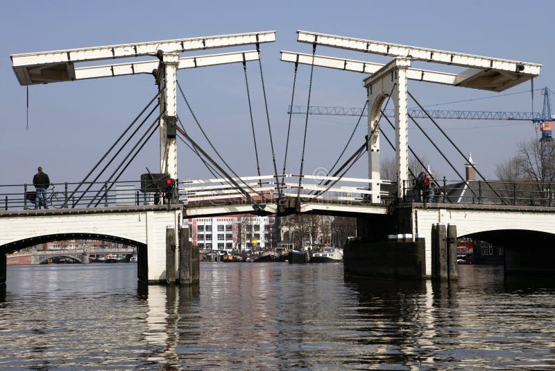 Puente levadizo de Amsterdam fotos de archivo libres de regalías Puente levadizo de Amsterdam fotos de archivo libres de regalías