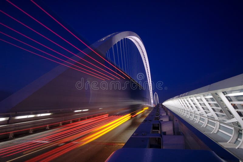 Puente moderno