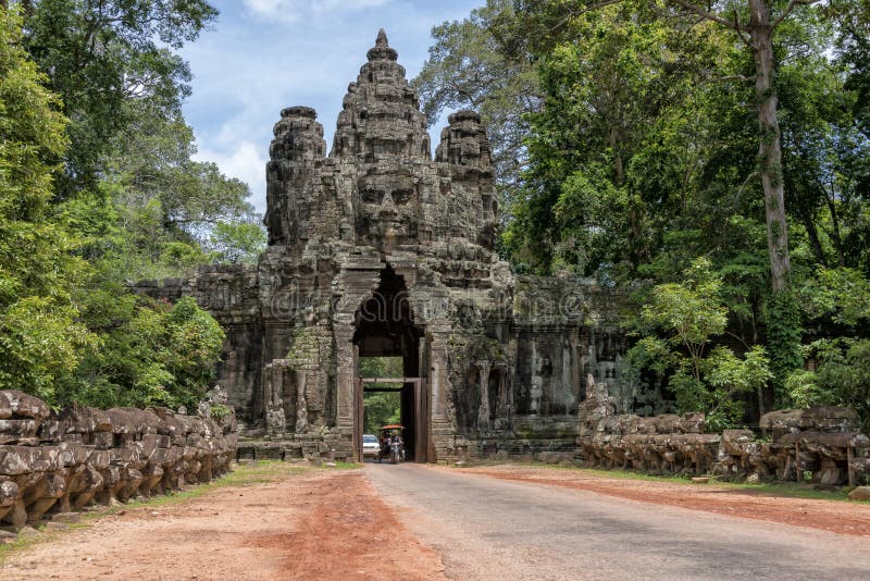 egipcio Pionero Por Puerta Angkor Thom, Camboya De La Victoria Foto editorial - Imagen de herencia, khmer: 78587251 egipcio Pionero Por Puerta Angkor Thom, Camboya De La Victoria Foto editorial - Imagen de herencia, khmer: 78587251