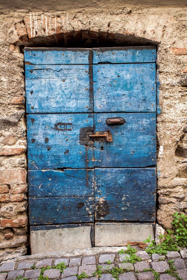 Puerta azul de madera vieja foto de archivo Puerta azul de madera vieja foto de archivo