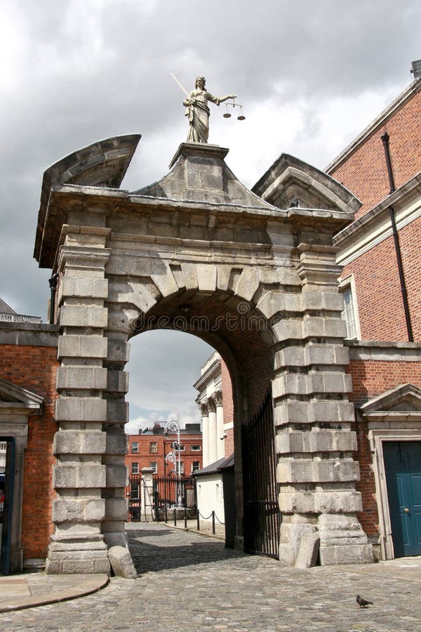 Puerta de la justicia, Dublin Castle, Irlanda fotos de archivo libres de regalías Puerta de la justicia, Dublin Castle, Irlanda fotos de archivo libres de regalías