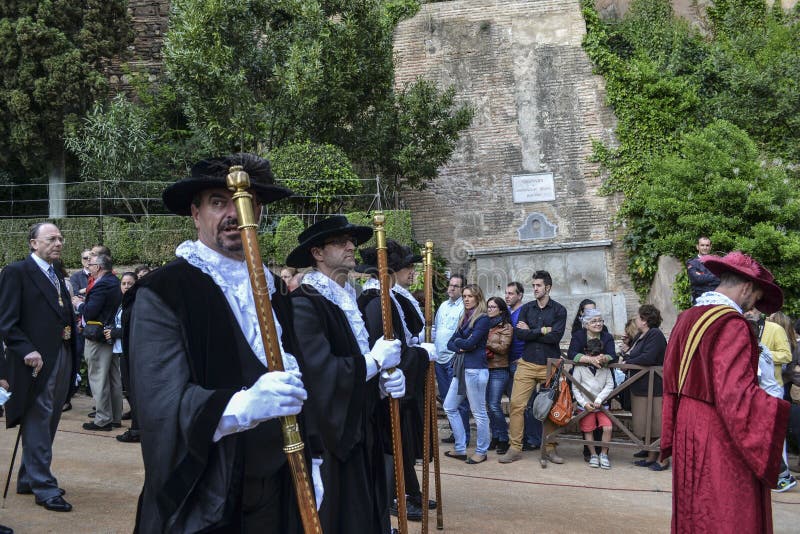 Puerta de la justicia granada ισπανία απρίλιος 19 2014 : πρίστινα ή μπάτλερ ή μεγαλύτεροι αδελφοί της santa maria de la alhambra σ στοκ εικόνες