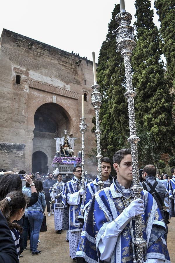 Puerta de la justicia granada ισπανία απρίλιος 19 2014 : πρίστινα ή μπάτλερ ή μεγαλύτεροι αδελφοί της santa maria de la alhambra σ στοκ φωτογραφία με δικαίωμα ελεύθερης χρήσης