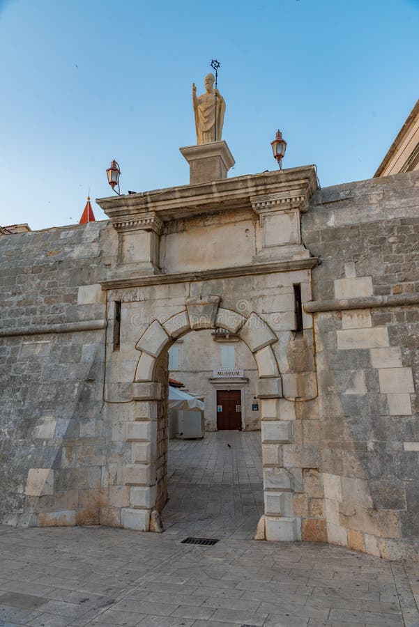 Puerta de la Tierra gate at Croatian town Trogir