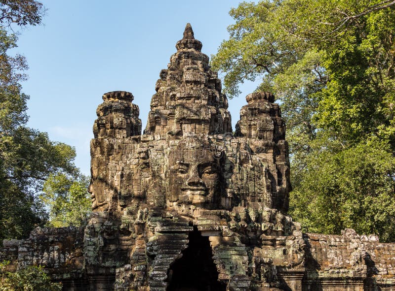crema Formación Privilegiado Puerta De La Victoria De Angkor Thom En Siem Reap, Camboya Imagen de archivo - Imagen de antiguo, alto: 149021241 crema Formación Privilegiado Puerta De La Victoria De Angkor Thom En Siem Reap, Camboya Imagen de archivo - Imagen de antiguo, alto: 149021241