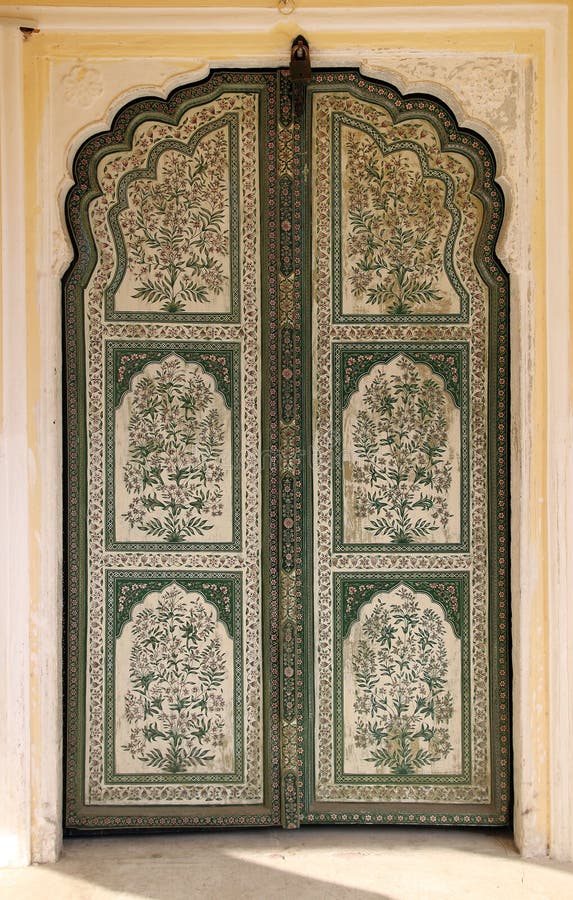 Puerta ornamental en el palacio - la India