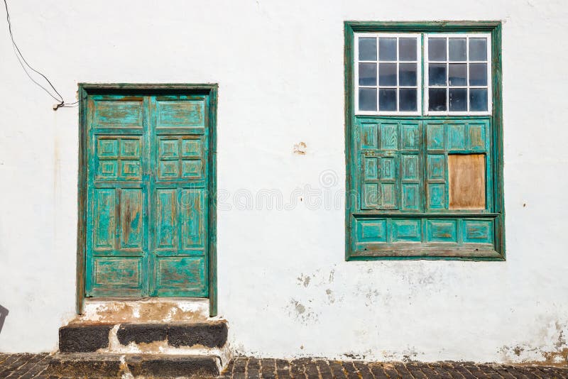 43,074 Pared De Ladrillo Y Ventana Blancas Fotos de stock - Fotos libres de  regalías de Dreamstime