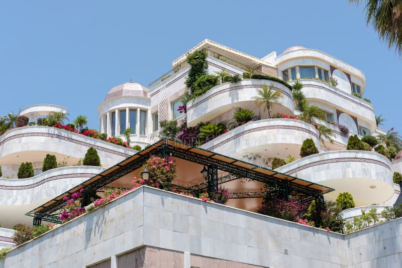 PUERTO BANUS ANDALUCIA/SPAIN - 26 MAI : Logement de luxe dedans photos libres de droits