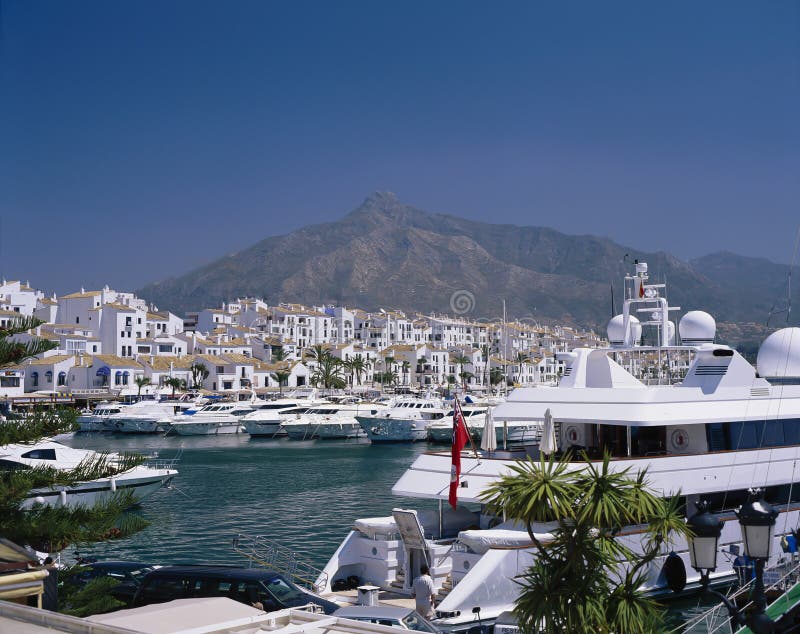 PUERTO BANUS, ESPANHA foto de stock royalty free PUERTO BANUS, ESPANHA foto de stock royalty free
