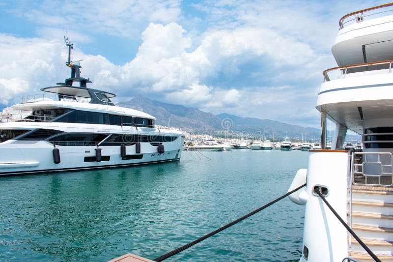 Uniques cars and yachts in Puerto Banus - Picture of Gran Hotel