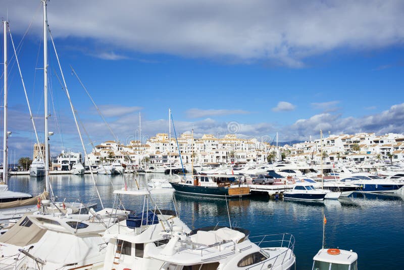 Puerto deportivo de Puerto Banus fotos de archivo Puerto deportivo de Puerto Banus fotos de archivo